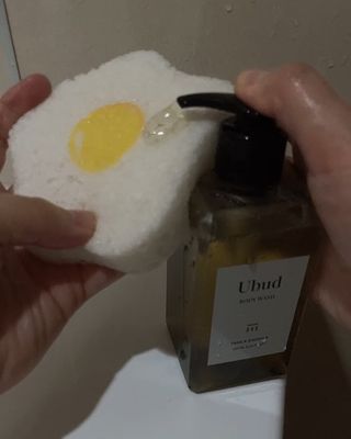 테이크어샤워 구매평)우붓 바디워시 Ubud BODY WASH 250ML — 5점을 준 리뷰어가 2025년 9월 올린 사용 사진