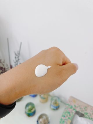 약손명가코스메틱 에오스보떼 스피드터치 선크림 50ml — 3점을 준 리뷰어가 2021년 8월 올린 사용 사진