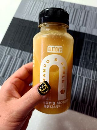 BLENDY'S 핑크 스무디+블론디 스무디 — 5점을 준 리뷰어가 2022년 4월 올린 사용 사진