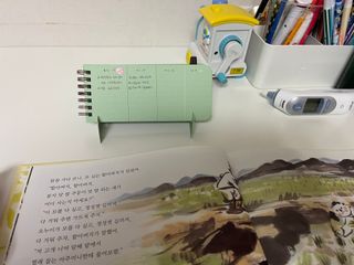 리훈 언더모니터 위클리 플래너 + 다정한 스티커 8mm 원형 칼라 얼굴 표정 1장 — 2.5점을 준 리뷰어가 2022년 4월 올린 사용 사진