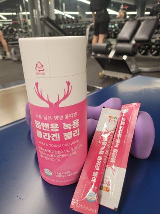 [몸엔용] 녹용 담은 탱탱 콜라겐 녹용 콜라겐 젤리 15g x 20포 — 5점을 준 리뷰어가 2022년 4월 올린 사용 사진