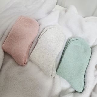 [사이즈가 있는 양말 필로이]여자 순면 통파일 꿀잠 수면 양말【 S, M, L 】3가지 사이즈_컬러 랜덤 3족 — 5점을 준 리뷰어가 2022년 10월 올린 사용 사진