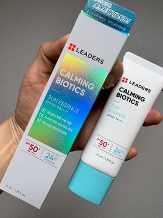 리더스코스메틱 리더스 카밍 바이오틱스 선 에센스 SPF 50+ PA++++ — 5점을 준 리뷰어가 2022년 5월 올린 사용 사진