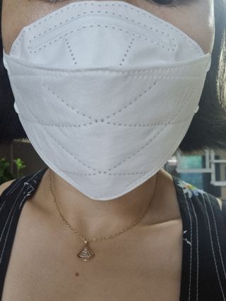 케이파이 나날마스크 [케이파이 나날] KF94 마스크 50매입 (개별포장) ,  여름에도 좋은 숨쉬기 편한 순수 국산 마스크 — 5점을 준 리뷰어가 2022년 6월 올린 사용 사진