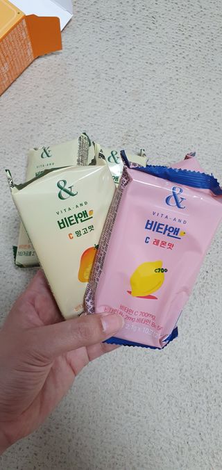 비타앤C 레몬맛, 망고맛 — 5점을 준 리뷰어가 2021년 6월 올린 사용 사진