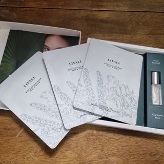 리브얼 | LIVALL 바이오셀룰로오스 마스크 레스트 앤 글로우 33ml  x 3개입 — 5점을 준 리뷰어가 2022년 6월 올린 사용 사진