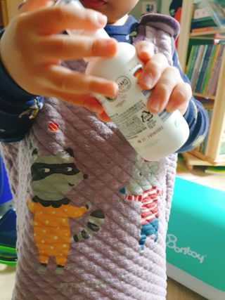 mom e 맘이 내추럴 베이비 케어 크림+바디오일 — 5점을 준 리뷰어가 2021년 1월 올린 사용 사진