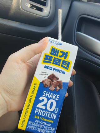 바디랩 프로틴음료 단백질쉐이크 메가프로틴 — 3점을 준 리뷰어가 2022년 5월 올린 사용 사진