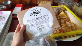 노플(NOPL) 노플 친환경 바이오 산화 생분해  항균 일회용 위생 비닐장갑 100매 + 지퍼백 소형, 대형 — 5점을 준 리뷰어가 2021년 9월 올린 사용 사진