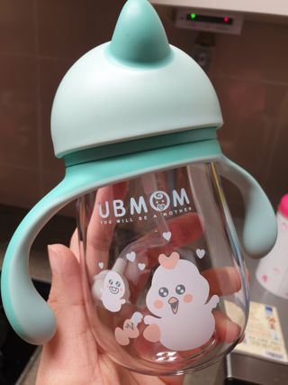 유비맘 트라이탄 코니빨대컵_컬러 랜덤 발송 — 5점을 준 리뷰어가 2021년 1월 올린 사용 사진