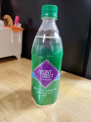 몽베스트 Montbest with Sparkling water Plain 20병 — 5점을 준 리뷰어가 2021년 11월 올린 사용 사진
