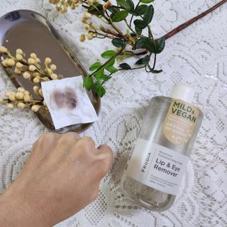 [후르디아] 눈시림없는 올영 립앤아이 리무버 — 5점을 준 리뷰어가 2023년 11월 올린 사용 사진