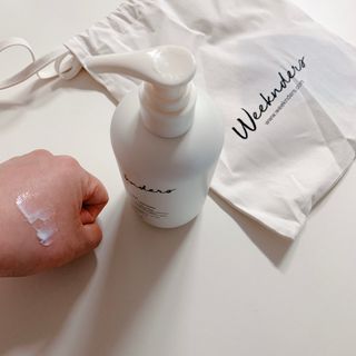 [위켄더스] 끈적임 없이 수분감을 채워주는 핸드& 바디로션 1종 랜덤발송 — 5점을 준 리뷰어가 2022년 5월 올린 사용 사진