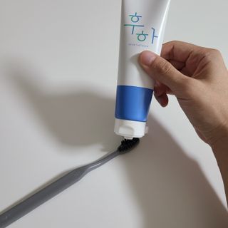 [심폐소생소] 무불소 임산부 천연 치약 — 4점을 준 리뷰어가 2021년 11월 올린 사용 사진