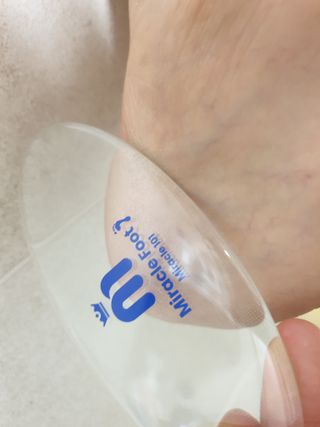 미라클풋 유리발각질제거기 물없이 쓱싹쓱싹 몇번만에 발각질 완벽제거 — 5점을 준 리뷰어가 2021년 8월 올린 사용 사진