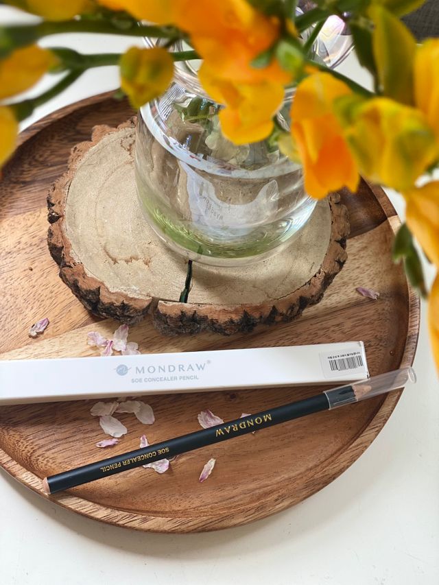 [MONDRAW] 몬드로우 SOE CONCEALER PENCIL 리뷰 사진