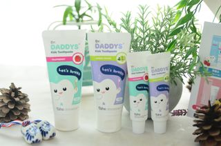 닥터데디스 안심저불소 키즈치약 (라즈베리, 청포도향 중 택 1) 60g +  여행용 미니 치약 15g — 5점을 준 리뷰어가 2022년 10월 올린 사용 사진