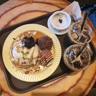 카페 더달달 [더달달 역삼점] 팬케이크 or 와플 + 음료2 + 쇼콜라1 — 5점을 준 리뷰어가 2021년 11월 올린 사용 사진