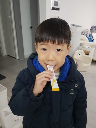 [이뮤니티플러스]우리아이 면역오키, 건강오키 _ 키즈오키 어린이홍삼 10포 1box — 5점을 준 리뷰어가 2022년 3월 올린 사용 사진