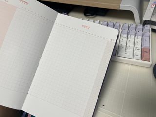 리훈 2024년 하고싶은말다이어리 만년형(위클리/데일리 중 택 1) — 5점을 준 리뷰어가 2023년 9월 올린 사용 사진