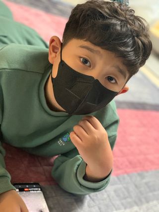 [심폐소생소] 오늘의마스크 KF94 소형 초등학생 어린이 마스크 — 5점을 준 리뷰어가 2021년 12월 올린 사용 사진