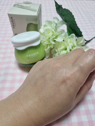 [후르디아] 민감피부 수분크림 비건 아보카도 크림 — 5점을 준 리뷰어가 2022년 11월 올린 사용 사진
