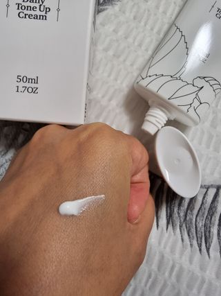 렉스리 데일리 톤업 크림 Rexri Daily Tone Up Cream — 4점을 준 리뷰어가 2022년 8월 올린 사용 사진