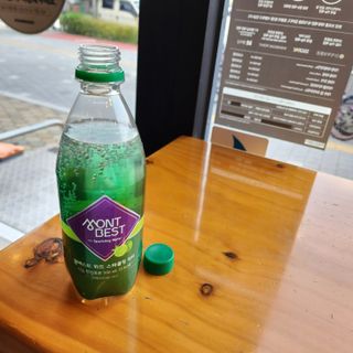 몽베스트 Montbest with Sparkling water Lime20병 — 5점을 준 리뷰어가 2022년 10월 올린 사용 사진