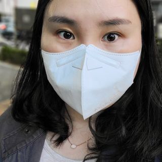 나무드 [유한킴벌리] 크리넥스 KF80 데일리 마스크 화이트 대형 블랙 10개 + 대형 화이트 10개 — 5점을 준 리뷰어가 2021년 10월 올린 사용 사진