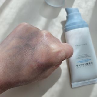 MF[스킨1004] 마다가스카르 센텔라 히알루-시카 워터핏 선세럼 50ml — 5점을 준 리뷰어가 2024년 5월 올린 사용 사진
