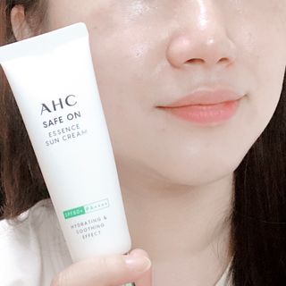 [AHC] 세이프온 에센스 선크림 올리브영 스페셜 증정 기획세트 — 5점을 준 리뷰어가 2022년 6월 올린 사용 사진