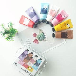 쿤달 BT21 시어버터 앤 마카다미아 퓨어 핸드크림 50ml 7구 기프트 세트 — 5점을 준 리뷰어가 2021년 3월 올린 사용 사진