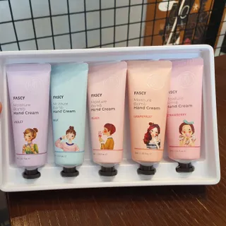 파시 고보습 핸드크림 40ml 5종 기프트 세트 — 5점을 준 리뷰어가 2022년 8월 올린 사용 사진