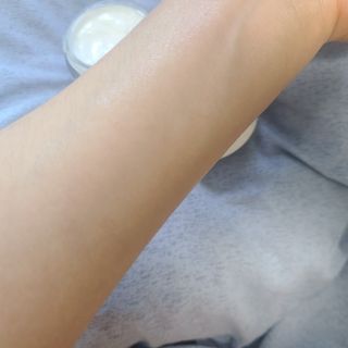 산수시 아쿠아 베네핏 24h 수부지 물광 속건조 수분크림 50ml — 5점을 준 리뷰어가 2021년 8월 올린 사용 사진