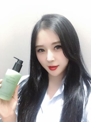프리마인 메이크업과 들뜨는 각질까지 한방에 깐달걀로! 순하기까지한 셀베이스 그린티클렌저(200ml) — 5점을 준 리뷰어가 2023년 4월 올린 사용 사진