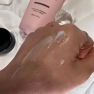 오투에니원 인컨보 바디 퍼퓸 크림 200ml — 4.5점을 준 리뷰어가 2022년 12월 올린 사용 사진