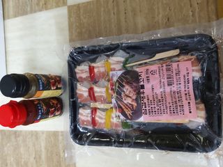[다물꼬치] 삼겹새우롤꼬치 5개입 350g  + 데리야끼소스 120g + 매운고추소스 120g — 5점을 준 리뷰어가 2021년 11월 올린 사용 사진