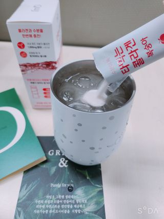 [음료수 대신 가능!]  빠르게 흡수되는 아임오 타먹는 콜라겐 1박스 — 5점을 준 리뷰어가 2023년 3월 올린 사용 사진