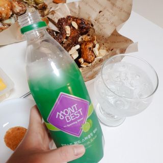 몽베스트 Montbest with Sparkling water Lime20병 — 5점을 준 리뷰어가 2021년 10월 올린 사용 사진