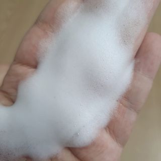 아미퓨어 [라이브] 피부장벽 강화를 위한 머랭 버블 클렌저 천연계면활성제로 온가족 사용가능 — 5점을 준 리뷰어가 2021년 7월 올린 사용 사진