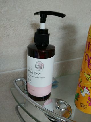 라라로즈데이 시즌2 여성청결제 200ml 아로마 페미민 클렌저, 독일더마인증 — 5점을 준 리뷰어가 2021년 9월 올린 사용 사진