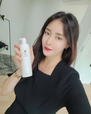 블룸비 거품 두피 샴푸 — 5점을 준 리뷰어가 2022년 8월 올린 사용 사진