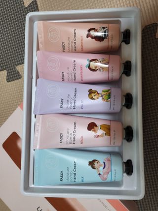 파시 고보습 핸드크림 40ml 5종 기프트 세트 — 5점을 준 리뷰어가 2022년 8월 올린 사용 사진