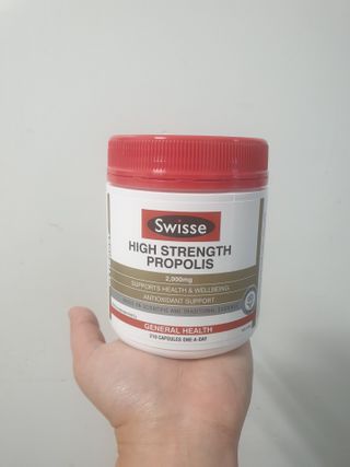 Swisse 스위스 고함량 프로폴리스 2,000mg 210정 — 5점을 준 리뷰어가 2021년 1월 올린 사용 사진