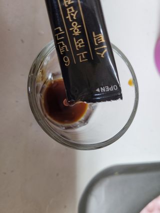 서울약사신협_6년근 고려홍삼정 천스틱 10g 30포 — 5점을 준 리뷰어가 2021년 11월 올린 사용 사진
