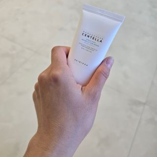 [스킨1004] 마다가스카르 센텔라 히알루-시카 워터핏 선세럼 50ml — 5점을 준 리뷰어가 2024년 5월 올린 사용 사진