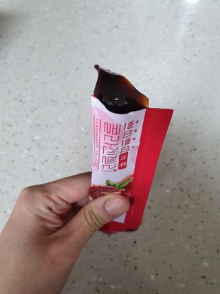 헬스업_쁘띠쁘띠석류콜라겐젤리_20g x 14포 — 2점을 준 리뷰어가 2021년 3월 올린 사용 사진