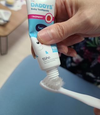 닥터데디스 안심무불소 베이비치약 60g + 여행용 미니 치약 15g — 4점을 준 리뷰어가 2022년 7월 올린 사용 사진