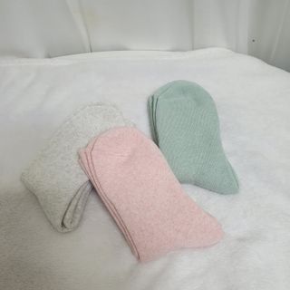 [사이즈가 있는 양말 필로이]여자 순면 통파일 꿀잠 수면 양말【 S, M, L 】3가지 사이즈_컬러 랜덤 3족 — 5점을 준 리뷰어가 2022년 10월 올린 사용 사진
