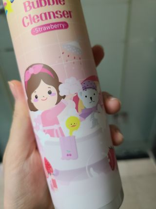 주식회사 권브라더스 [권브라더스] 목욕놀이 필수템, 핑키공주 유아버블클렌저 300ml 대용량 몽글몽글 구름 속 딸기향 — 5점을 준 리뷰어가 2022년 1월 올린 사용 사진